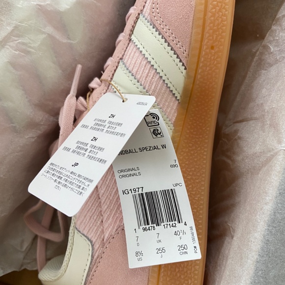 Sandy pink adidas handball spezial NWT - Picture 2 of 4